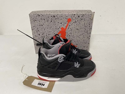 Lot 3834 - Nike air jordan 4 retro trainers in black size...