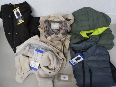 Lot 1164 - x5 mens and womens coats/jackets to include...