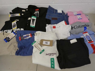 Lot 1193 - Approx. 15 branded items of clothing to...