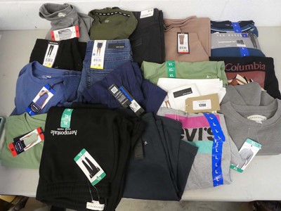 Lot 1200 - Approx. 17 branded items of clothing to...