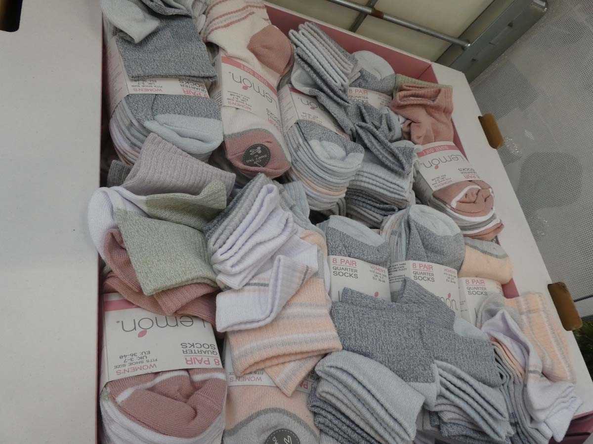 Lot 1219 - A box containing a large qty of ladies Lemon...