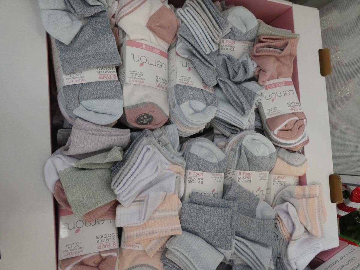 Lot 1223 - A box containing a large qty of ladies Lemon...