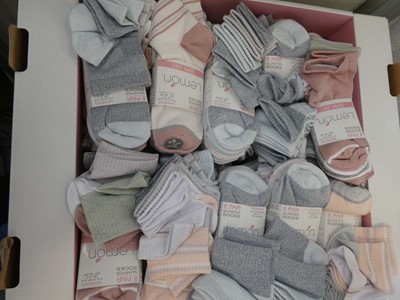 Lot 1225 - A box containing a large qty of ladies Lemon...