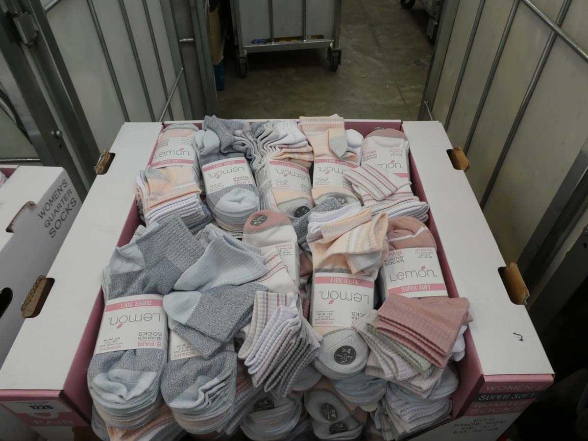 Lot 1226 - A box containing a large qty of ladies Lemon...