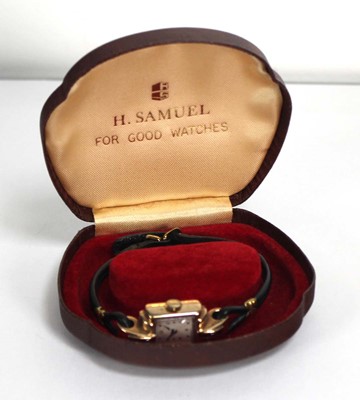 Lot 963 - A ladies 9ct yellow gold wristwatch, the...