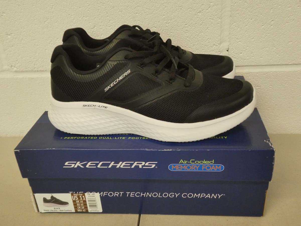 Lot 1252 - Boxed pair of Skechers skech lite air cooled...