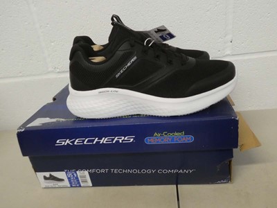 Lot 1253 - Boxed pair of Skechers skech lite air cooled...