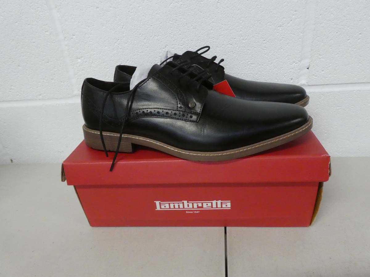 Lot 1259 - Boxed pair of Lambretta 'Stanley' shoes size...