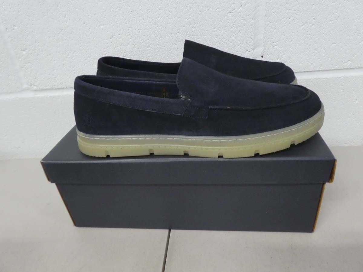 Lot 1272 - Boxed pair of Penguin 'CAM' shoes size UK 11