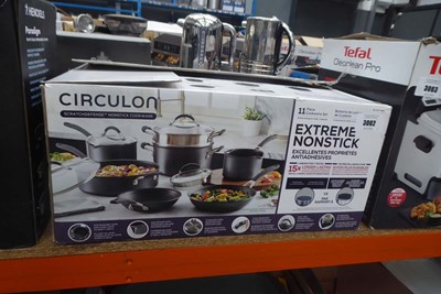 Lot 3062 - Circulon cookware set