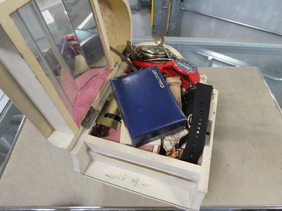 Lot 2484 - Jewellery box containing various watches and...