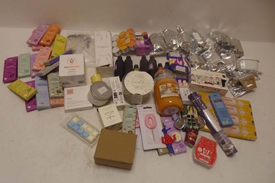 Lot 3770 - Selection of candles and wax melts
