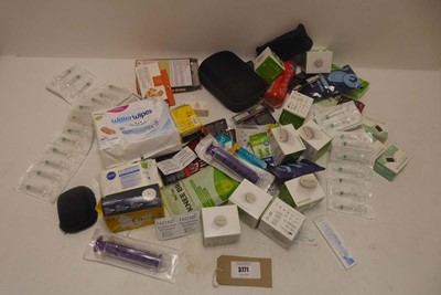 Lot 3771 - Selection of medical related items