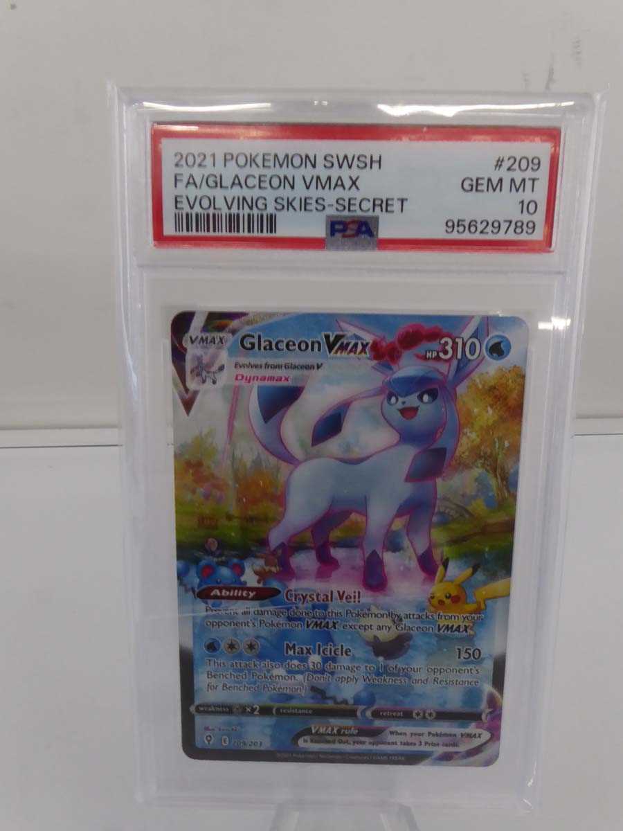 Lot 2021 Pokémon SWSH FA/Glaceon VMAX Evolving...