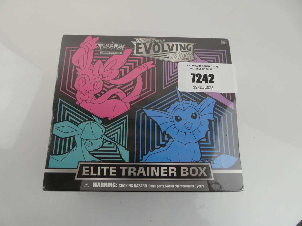 Lot Pokémon Sword & Shield Evolving Skies Elite...