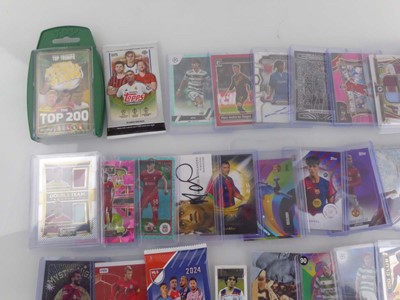 Lot Qty Sleeved & Top loaded Football Trading...