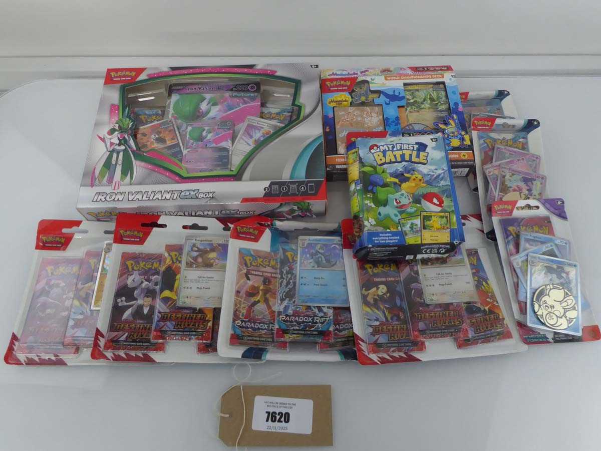 Lot Assortment of Pokémon Items to include Pokémon...