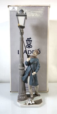 Lot 219 - A boxed Lladro 'Lamplighter' figure, No. 5205