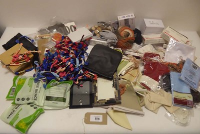 Lot 3776 - Selection of mixed household items to include...