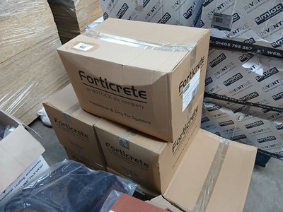 Lot 62 - 6 boxes of Forticrete plastic vented ridge packs