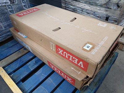 Lot 83 - 2 Velux roof light windows GGLCK042070