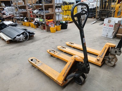 Lot 183 - Jungheinrich 2200kg capacity pallet truck