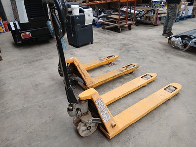 Lot 184 - Total Lifter 2500kg capacity pallet truck