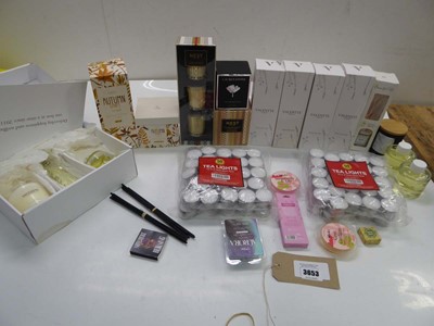 Lot 3653 - Selection of Diffuser sets, scented candles,...