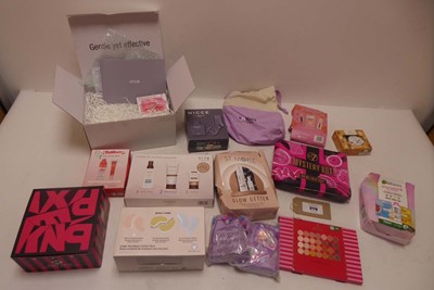 Lot 3779 - Selection of mixed giftsets to include Anua,...