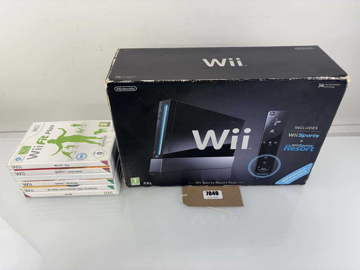Lot Nintendo Wii in Black and qty of games
