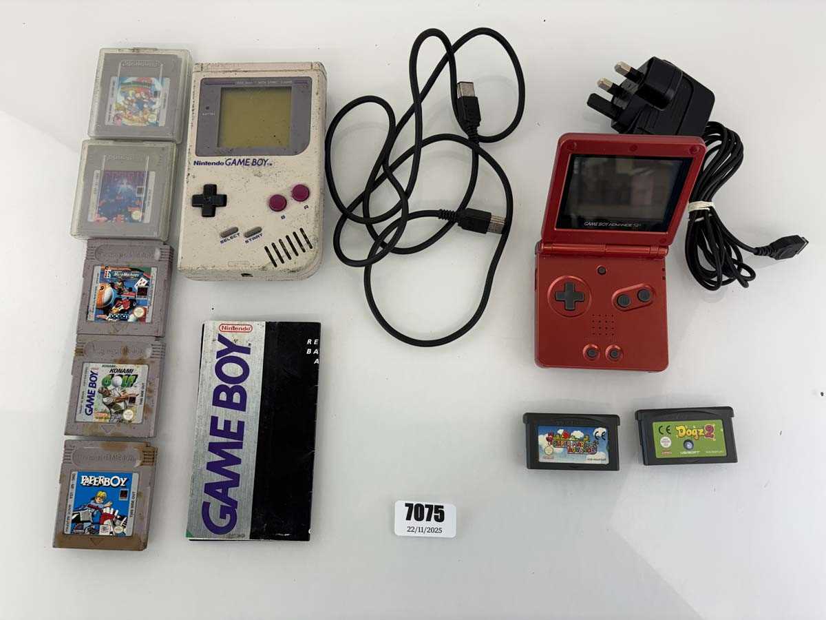 Lot Nintendo GameBoy with 5x games and GameBoy...