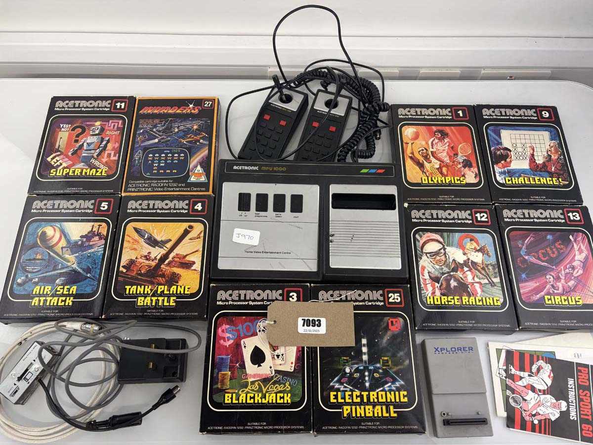 Lot Acetronic MPU 1000 and qty of games