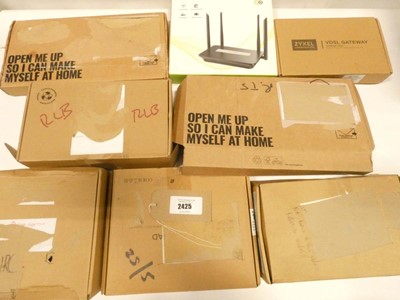 Lot 2425 - Quantity of various boxed routers