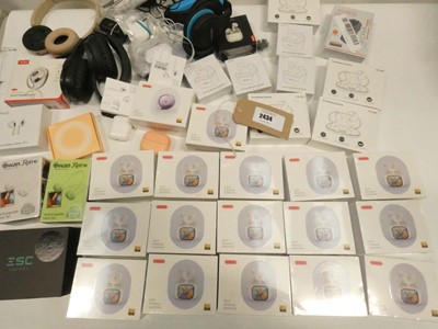 Lot 2434 - Assorted pairs of wireless '/ wired earphones...