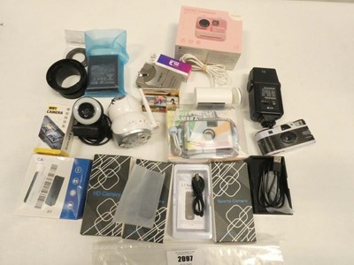 Lot 2097 - Assorted cameras and camera accessories