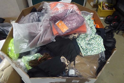 Lot 3799 - Pallet containing mixed ladies and men's clothing