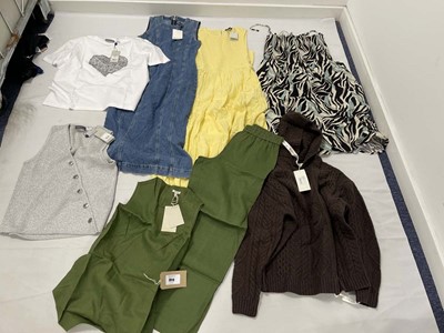 Lot 3818 - Selection of clothing to include Mint Velvet,...