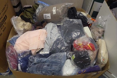 Lot 3821 - Pallet containing mixed ladies and men's clothing