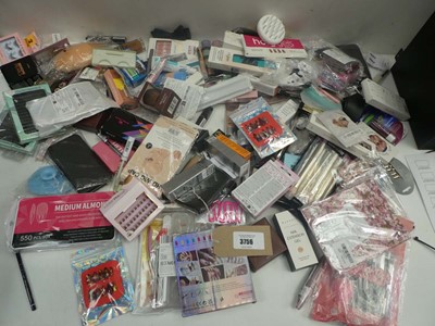 Lot 3756 - Selection of makeup and accessories