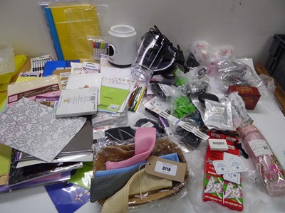 Lot 3718 - Large box of household items including...