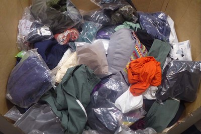 Lot 3853 - Pallet containing mixed ladies and men's clothing