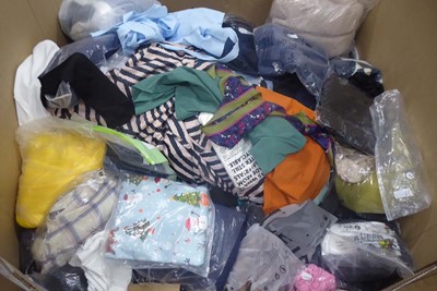 Lot 3859 - Pallet containing mixed ladies and men's clothing