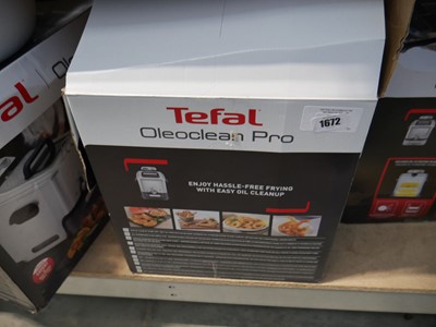 Lot 1672 - Boxed Tefal oleoclean pro fryer