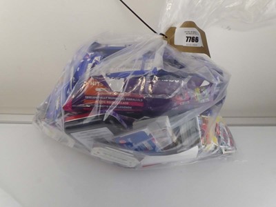 Lot 7766 - Large Qty of loose Football Trading cards & a...