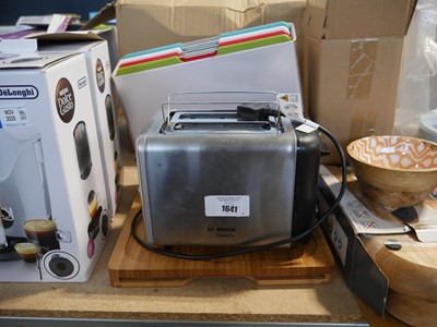 Lot 1641 - Bosch toaster with 2 chopping boards