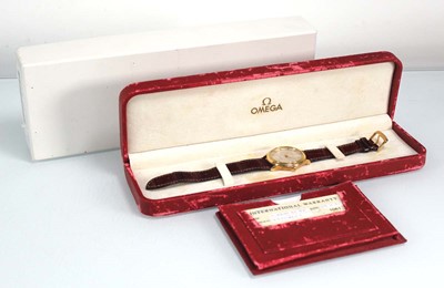 Lot 890 - A gentleman's 18ct gold automatic chronometer...