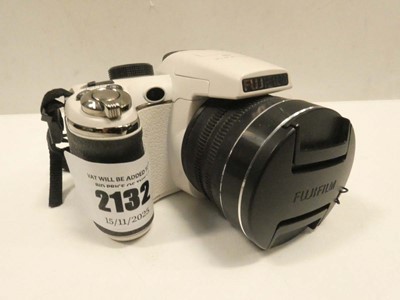 Lot 2132 - Fujifilm Finepix S4300 digital camera