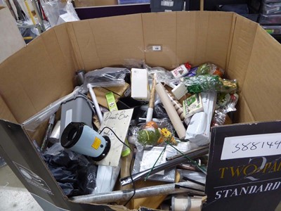 Lot 3739 - Large pallet box of assorted household items