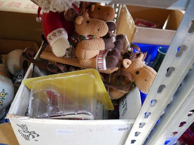 Lot 1567 - 2 boxes of various homewares and ceramics