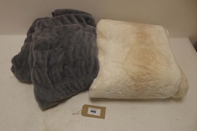 Lot 3403 - x2 throws